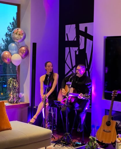 Gallery photo 9 of Glenn and Samee Acoustic Duo