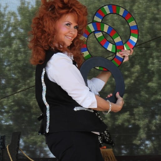 Gallery photo 5 of Glenda & Mike's Magic & Ventriloquism Show