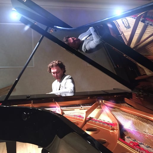 Gallery photo 11 of Glenn Kramer Piano Entertainment and Karaoke