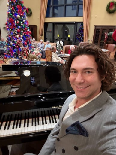 Gallery photo 16 of Glenn Kramer Piano Entertainment and Karaoke