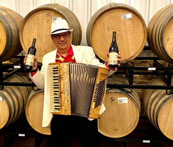 Gallery photo 10 of Glenn Miller - The Big One Man Band!