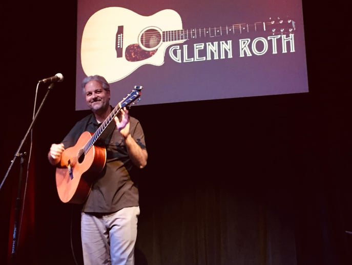 Gallery photo 5 of Glenn Roth Fingerstyle Guitarist
