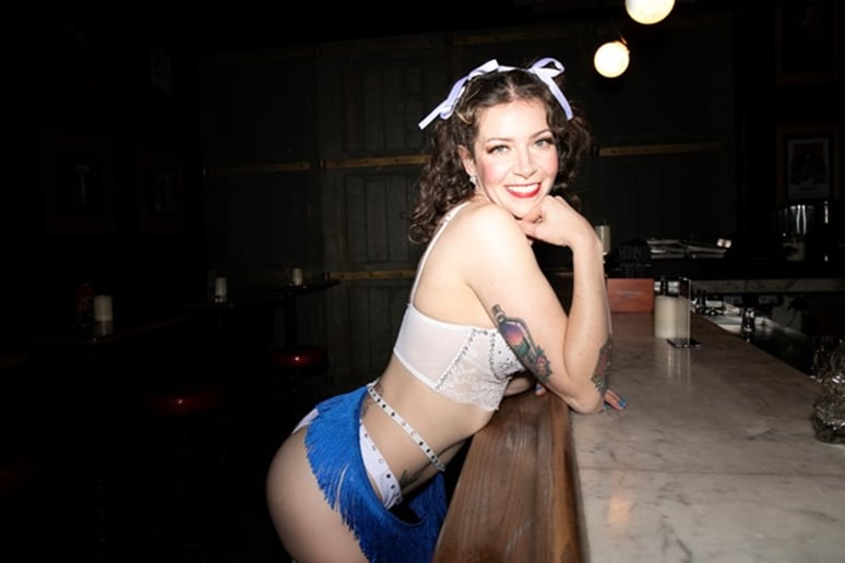 Gallery photo 4 of Glinda Mercury