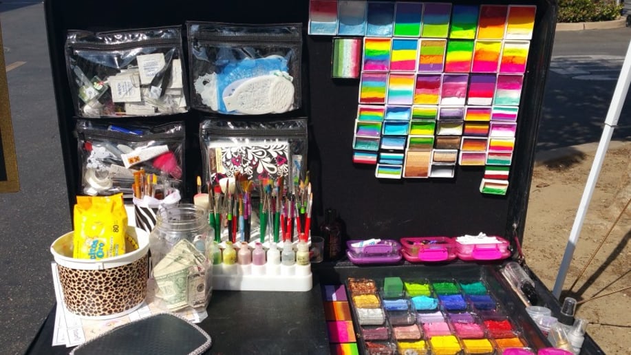 Gallery photo 4 of Glitter Kat Face Painting & Body Art