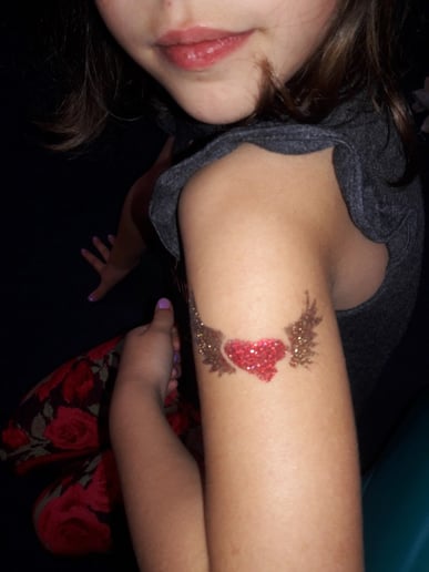 Gallery photo 10 of Glitter tattoos