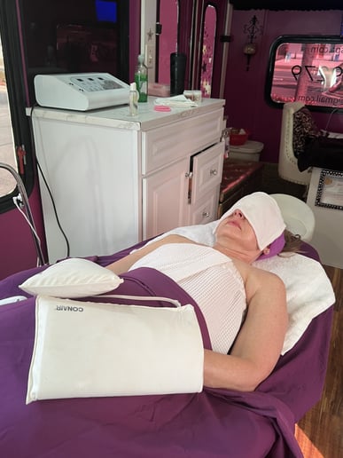 Gallery photo 2 of Glitzy glamour spa