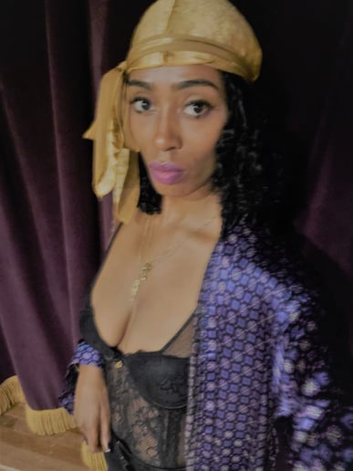 Gallery photo 4 of Glo Shines