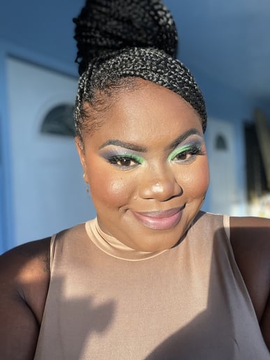 Gallery photo 3 of Glow With Kia