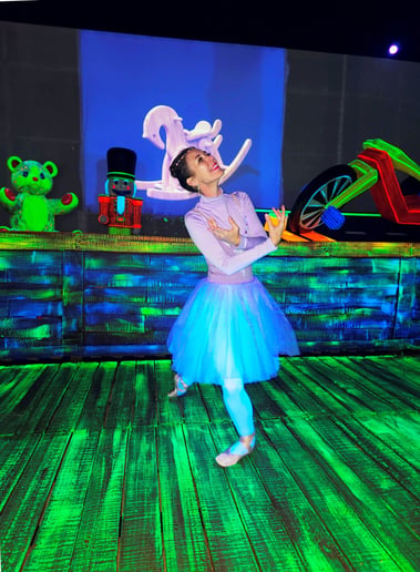 Gallery photo 4 of Glowing Ballerina