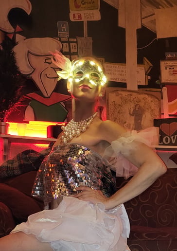 Gallery photo 6 of Glowing Ballerina