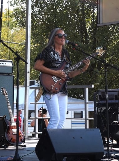 Gallery photo 4 of Go-Go's Tribute Band Beauty and the Beat
