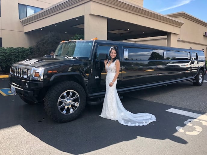 Gallery photo 5 of Gold Class Limo & Party Bus Services
