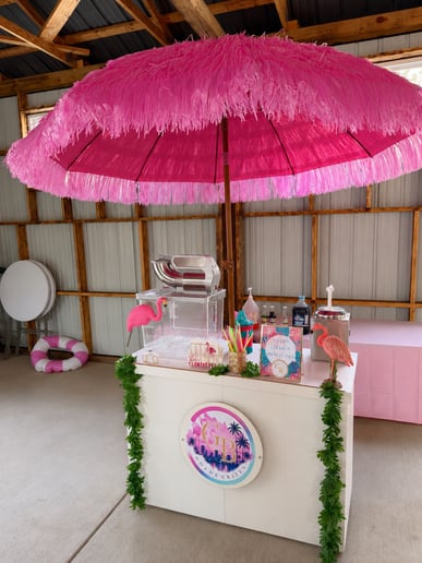 Gallery photo 1 of Golden Bites Mobile Treat Cart