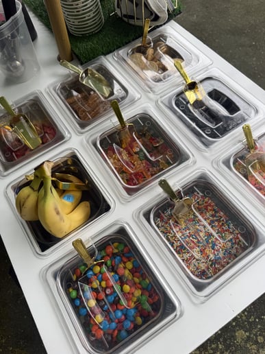 Gallery photo 2 of Golden Bites Mobile Treat Cart