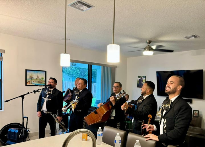 Gallery photo 14 of Gran Mariachi Alas de America