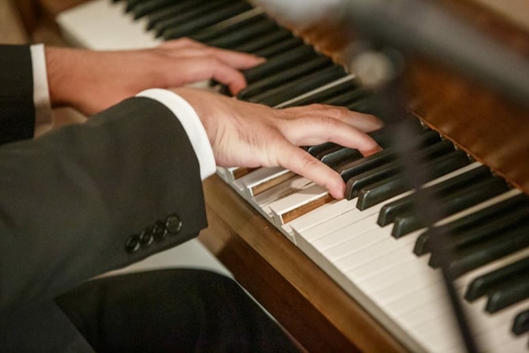 Gallery photo 7 of Grant Larcom, Pianist