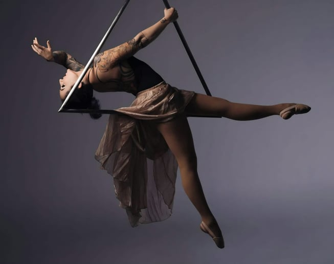 Gallery photo 3 of Thalia Twist