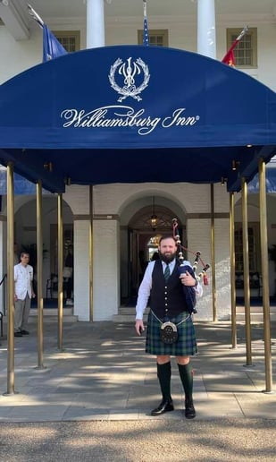 Gallery photo 8 of Great Highland Bagpiper