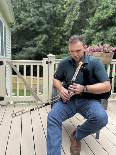 Gallery photo 12 of Great Highland Bagpiper