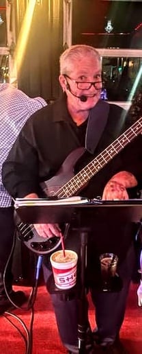 Gallery photo 8 of Greg Williamson and the BBQ band
