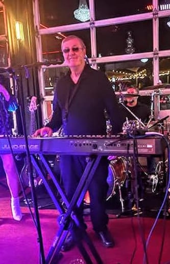 Gallery photo 6 of Greg Williamson and the BBQ band