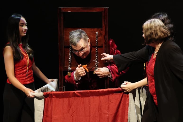 Gallery photo 15 of The Comedy Illusions of Greg Wood & Oonaugh