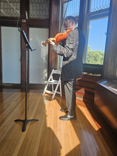 Gallery photo 17 of Gregory Ayriyan - Virtuoso Violinist