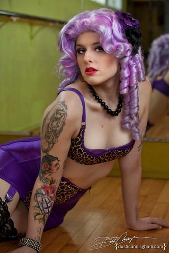 Gallery photo 2 of Greta Grenade