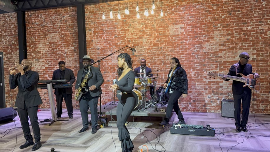 Gallery photo 5 of Groove Mogul