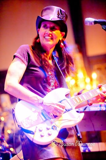Gallery photo 10 of Groovy Judy