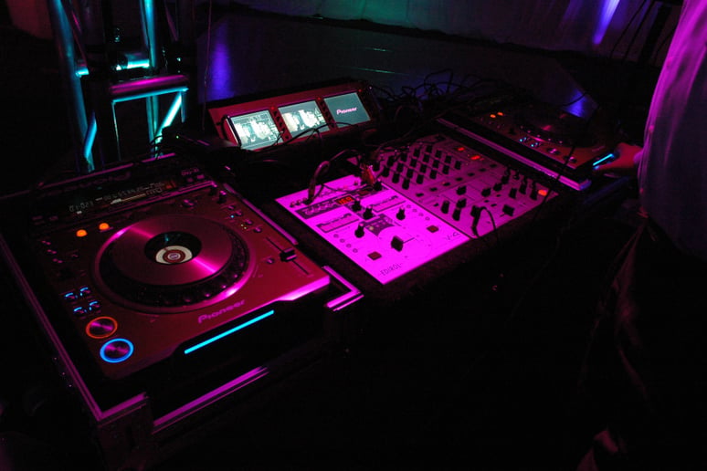 Gallery photo 45 of Groovy Sound Productions
