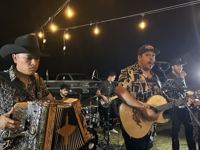 Gallery photo 2 of Grupo Zeñal Nortex (Norteño/Tejano)