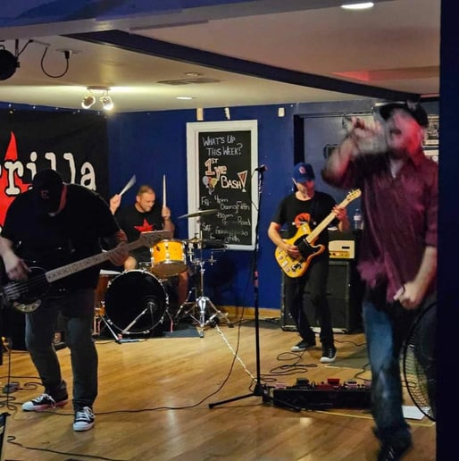 Gallery photo 6 of Guerrilla Radio