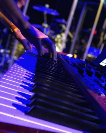 Gallery photo 4 of Guitar and Piano - Reimagined