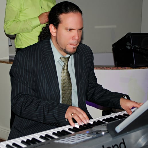 Gallery photo 3 of GuitaRev Duet