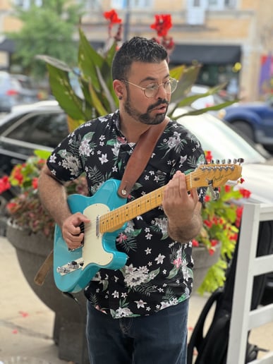 Gallery photo 3 of Manuel Reyes – Wedding & Corporate Event Guitarist