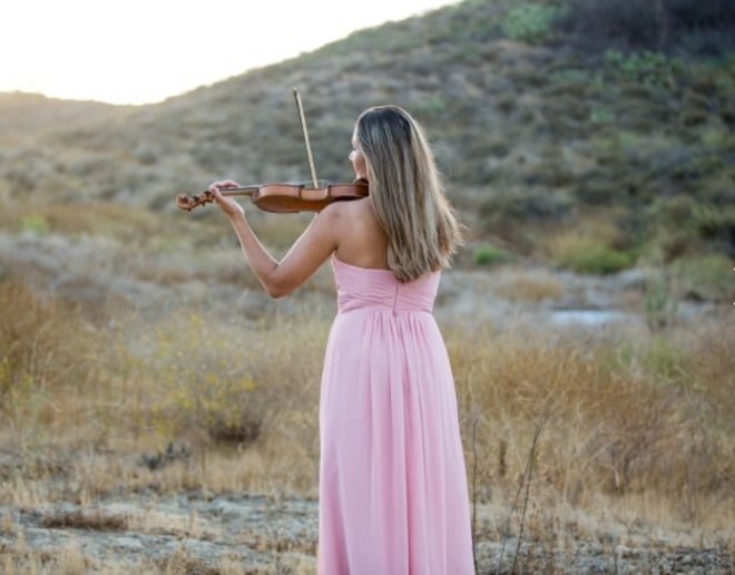 Gallery photo 3 of Gulia violinist