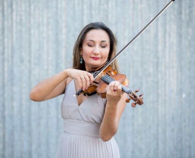Gallery photo 4 of Gulia violinist