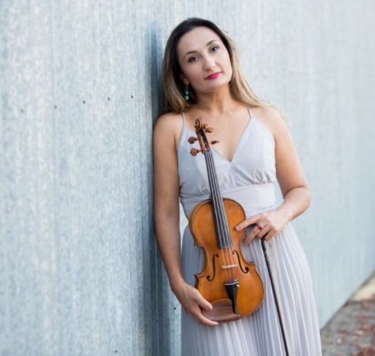 Gallery photo 5 of Gulia violinist
