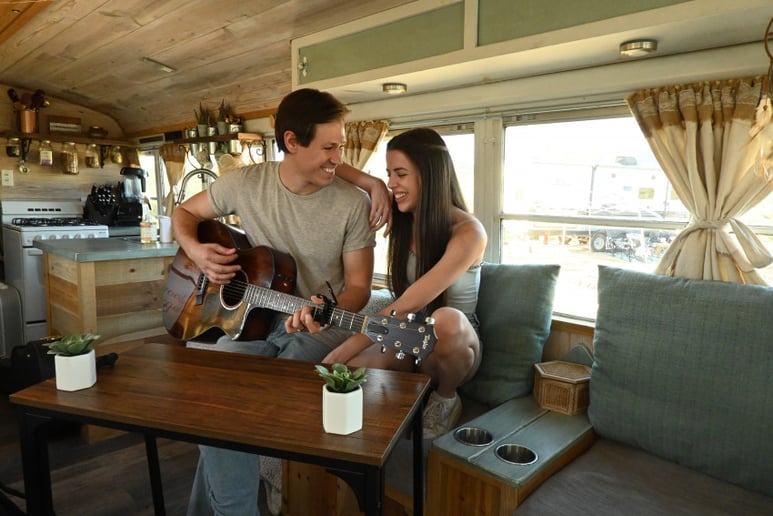 Gallery photo 1 of Guy Meets Girl