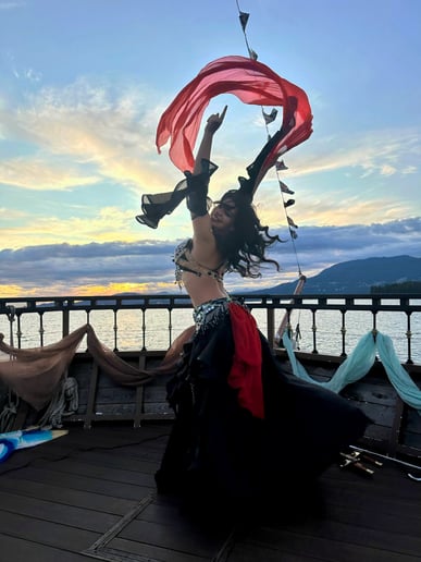 Gallery photo 4 of Alea Bellydance
