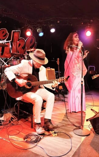 Gallery photo 2 of Songbird Vocal Guitar Duo