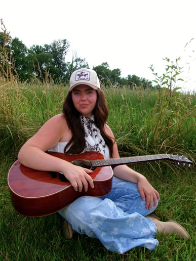 Gallery photo 2 of Hailey Rose