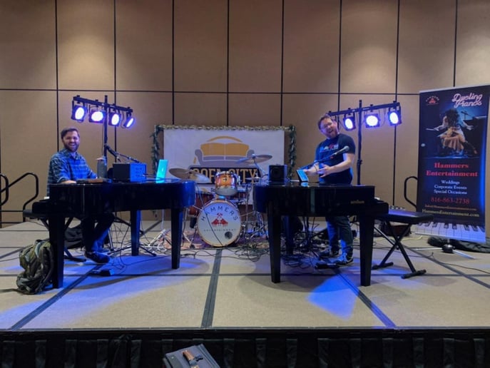 Gallery photo 2 of Hammers Dueling Pianos