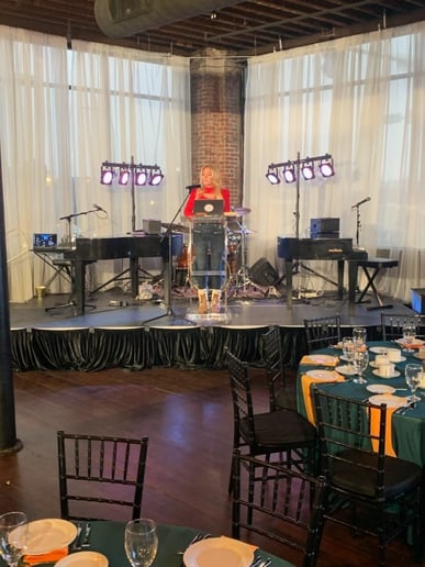Gallery photo 5 of Hammers Dueling Pianos