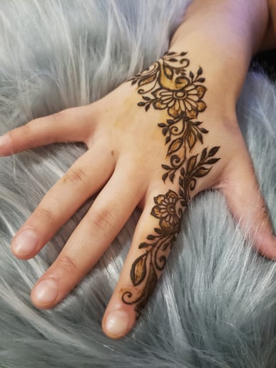 Gallery photo 3 of Hamnah N. The Henna Artist