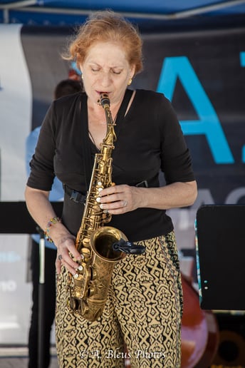 Gallery photo 14 of Hana Dolgin