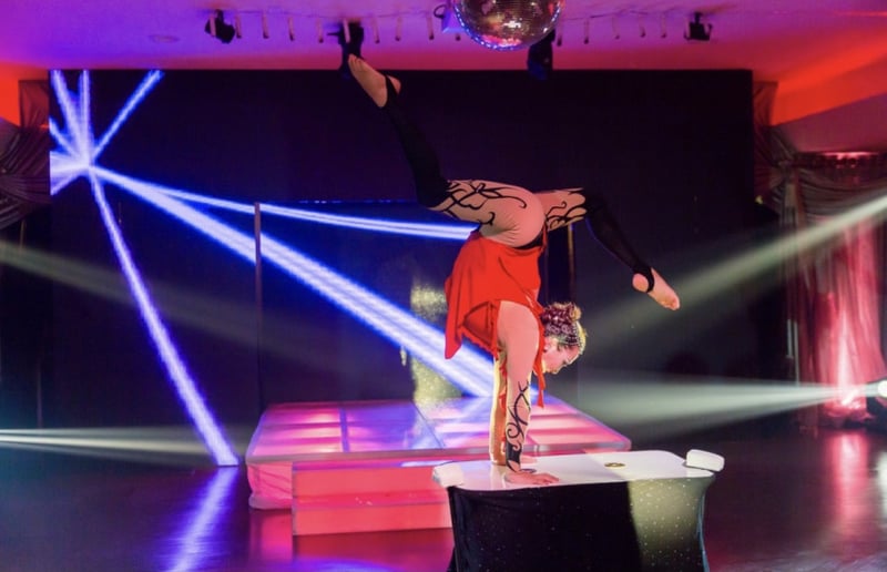 Gallery photo 1 of Hand Balancing