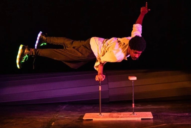 Gallery photo 1 of Handbalancer, Splits & Breakdance