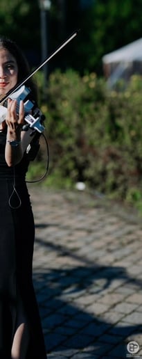 Gallery photo 2 of Hania Violoniste